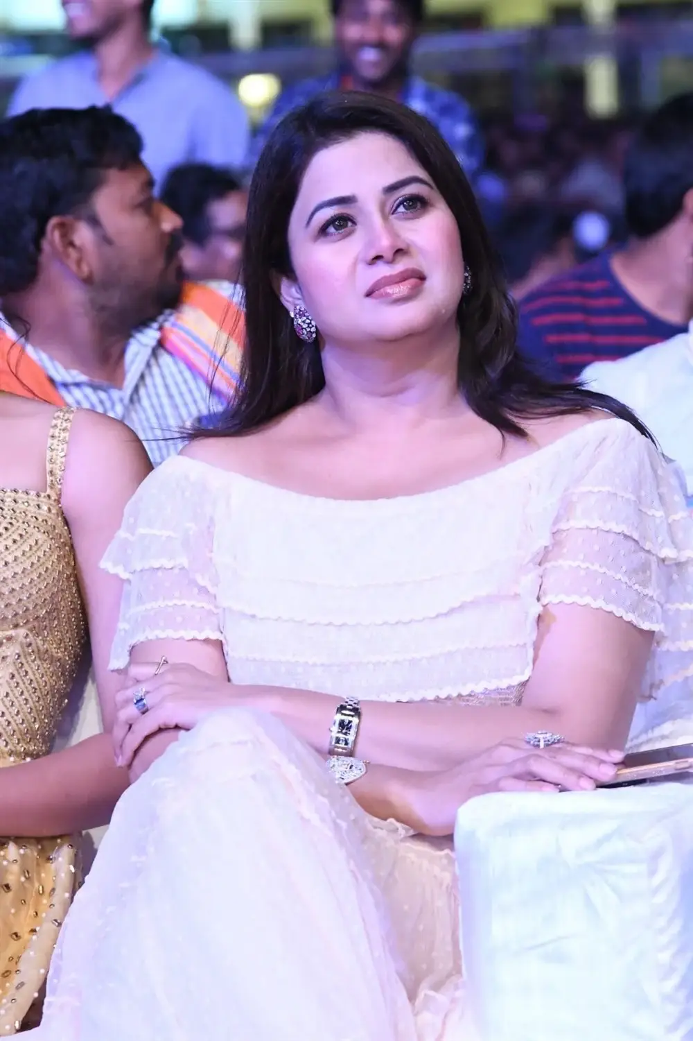 SANGEETHA IN WHITE DRESS AT MOVIE PRE RELEASE FUNCTION 11